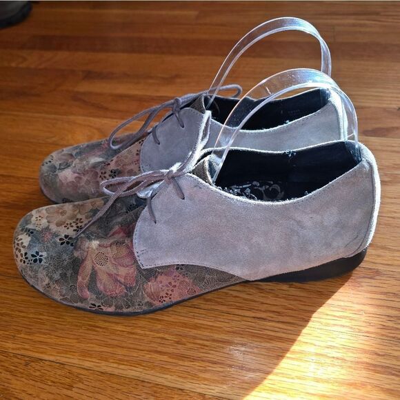 Aetrex Lace up Floral Leather Sneakers Womans Size 9-9.5 - Picture 3 of 7